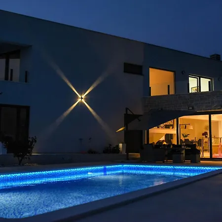 Emma Istria In Istria With Sea View, Pool Heating And Underfloor Heating * Jursici